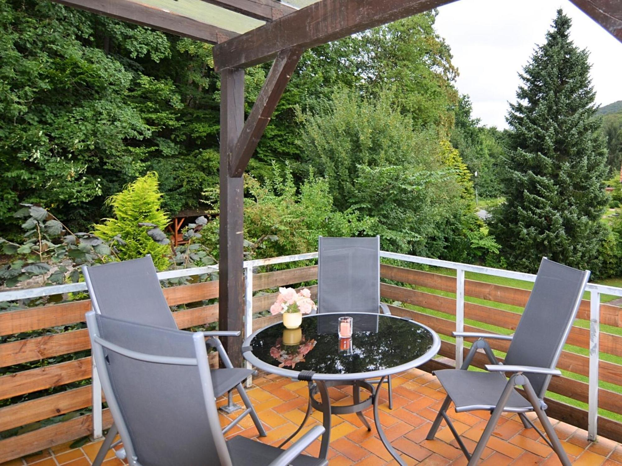 Spacious Apartment In Weser Uplands With Garden Bad Pyrmont Bagian luar foto