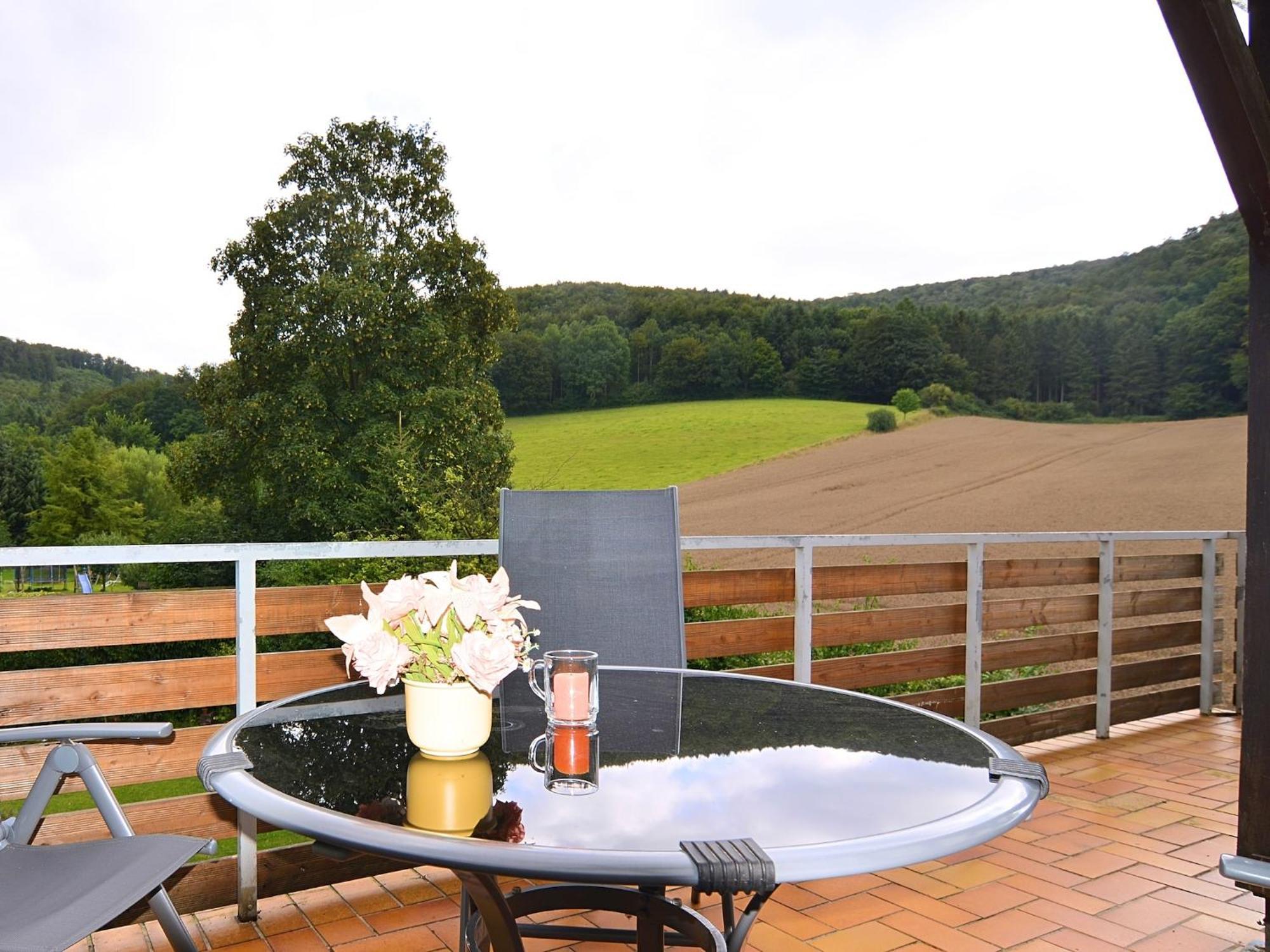 Spacious Apartment In Weser Uplands With Garden Bad Pyrmont Bagian luar foto