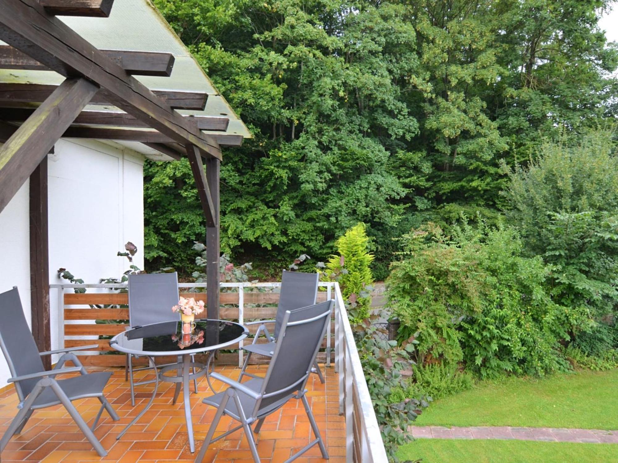Spacious Apartment In Weser Uplands With Garden Bad Pyrmont Bagian luar foto
